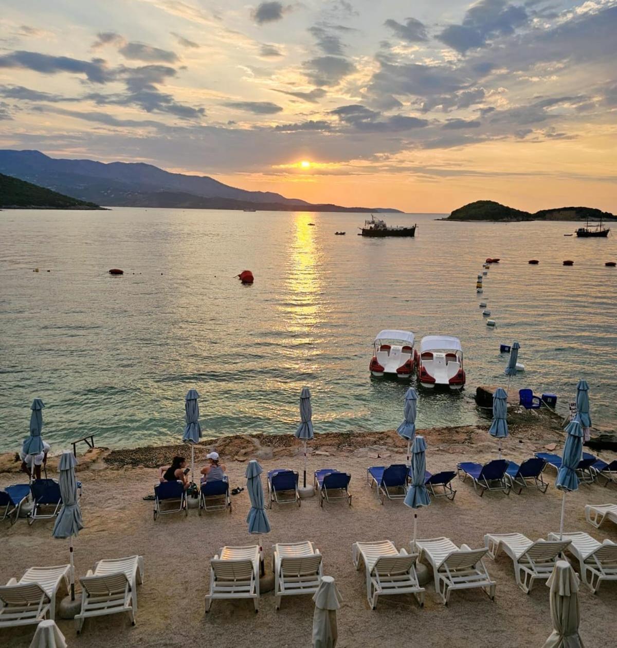 Hotel Villa Adrian Ksamil Exterior foto